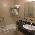 Bracken Court Hotel 4*