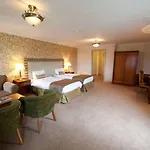 Bracken Court Hotel 4*