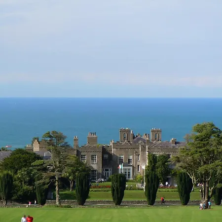 מלון Bracken Court בלבריגן