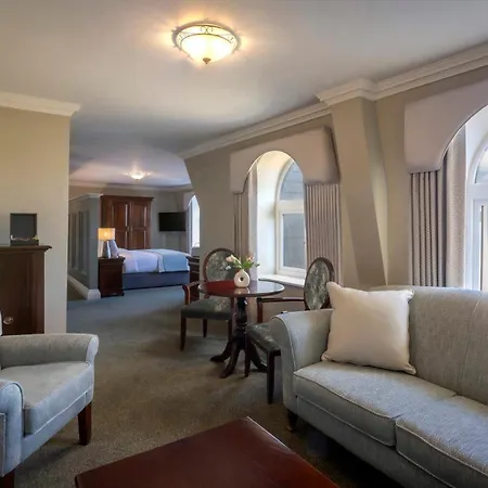 Bracken Court 4*