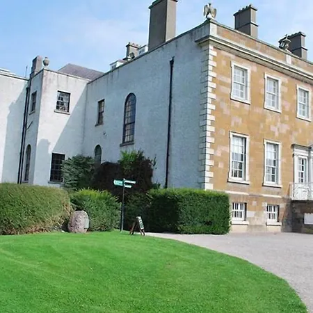 Bracken Court 4*