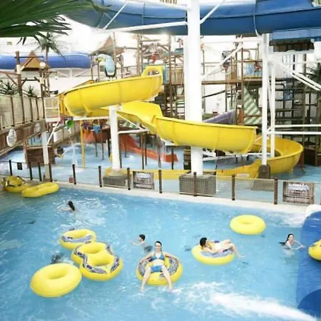 Bracken Court Hotel 4*