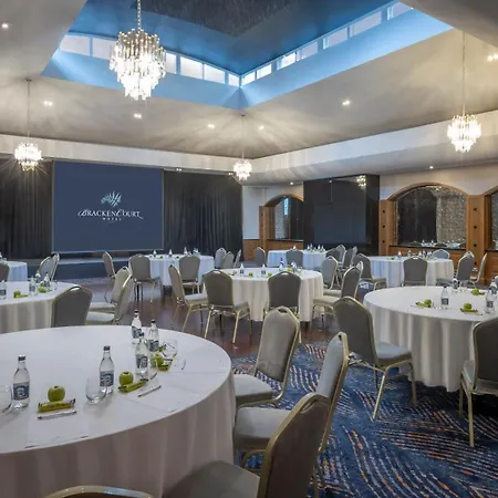 Bracken Court 4* בלבריגן