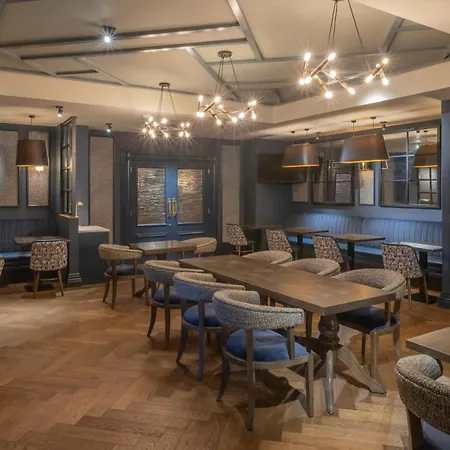 Bracken Court מלון בלבריגן