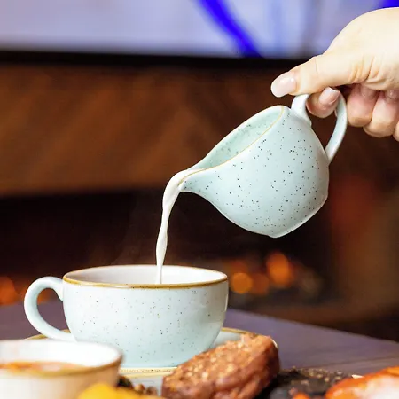 מלון Bracken Court