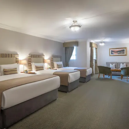 Bracken Court 4* בלבריגן