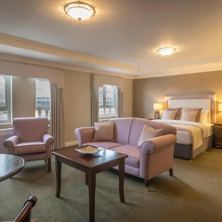 Bracken Court 4*