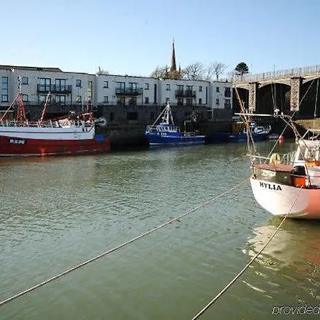 Bracken Court בלבריגן
