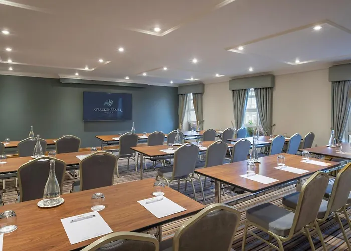 Hotel Bracken Court 4*