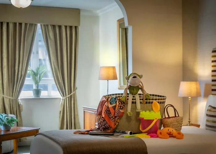 Bracken Court Hotel 4*