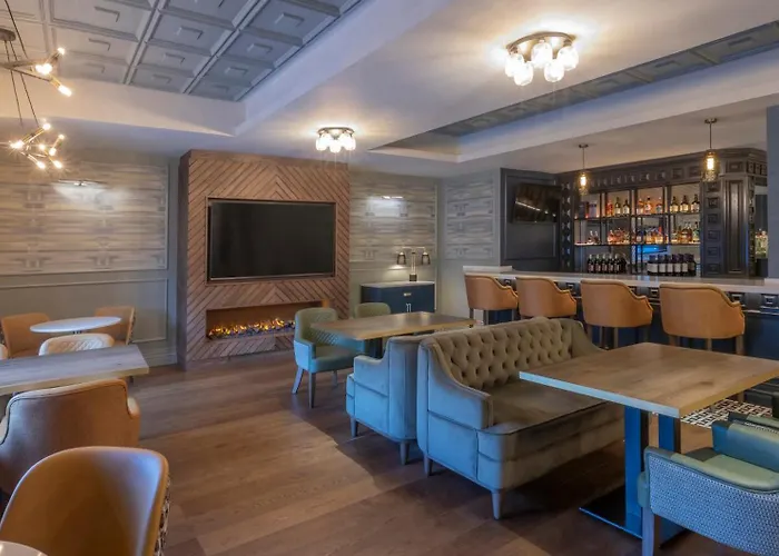 Bracken Court Hotel 4*