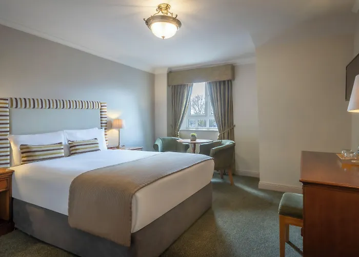 Bracken Court Hotel 4*