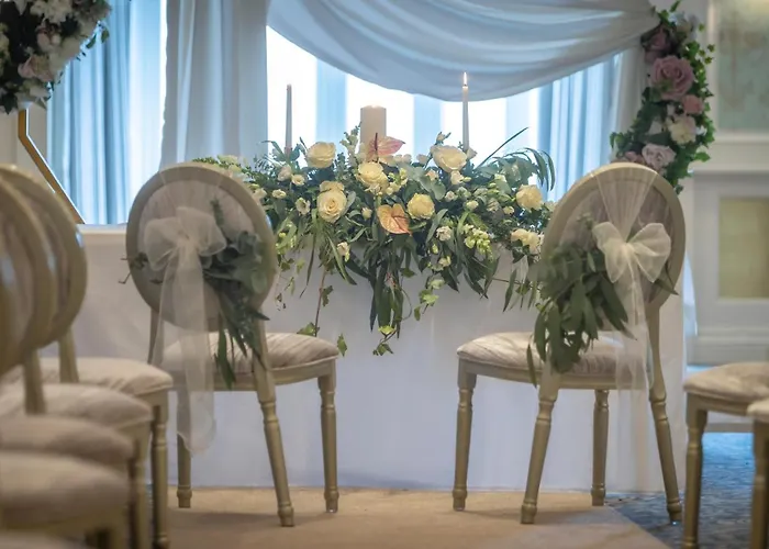 Bracken Court Hotel 4*