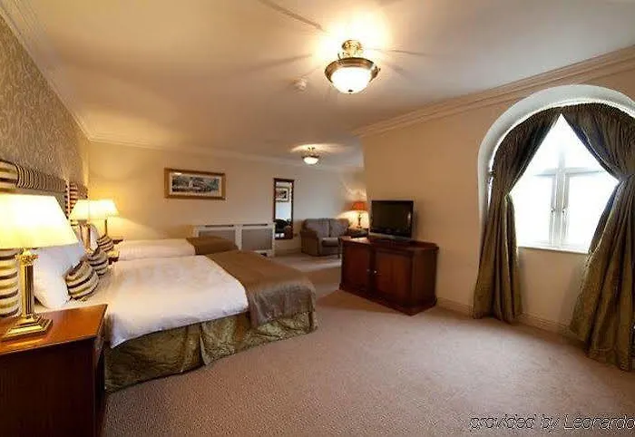 Hotel Bracken Court 4*